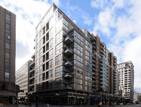 80 Cumberland St, Toronto, ON M5R 3N7, Canada​