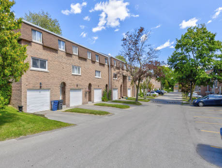 121 CENTENNIAL RD