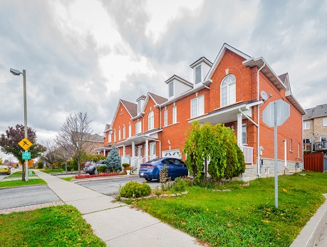 19 FOXCHASE AVE