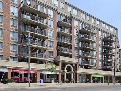 1000 KING ST W