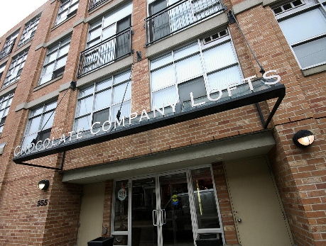 955 QUEEN ST W