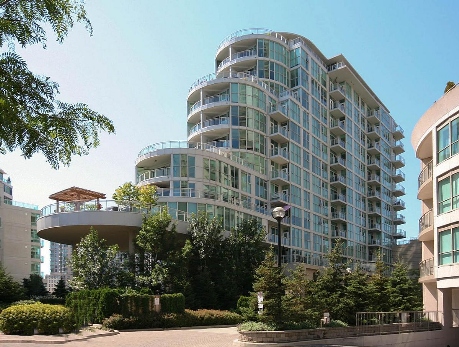 2067 LAKE SHORE BLVD