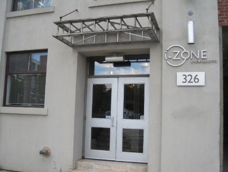 326 CARLAW AVE