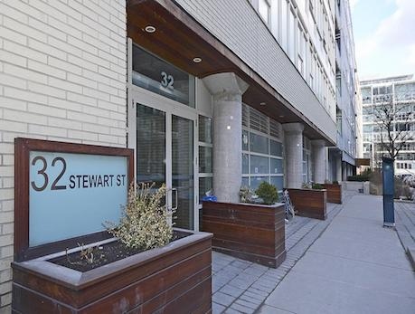 32 STEWART ST