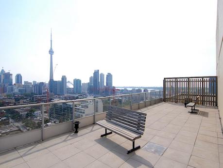 700 KING ST W