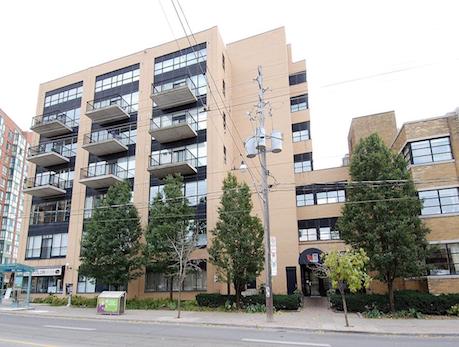 833 KING ST W