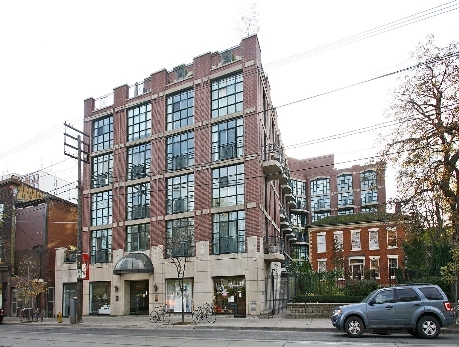 901 QUEEN ST W